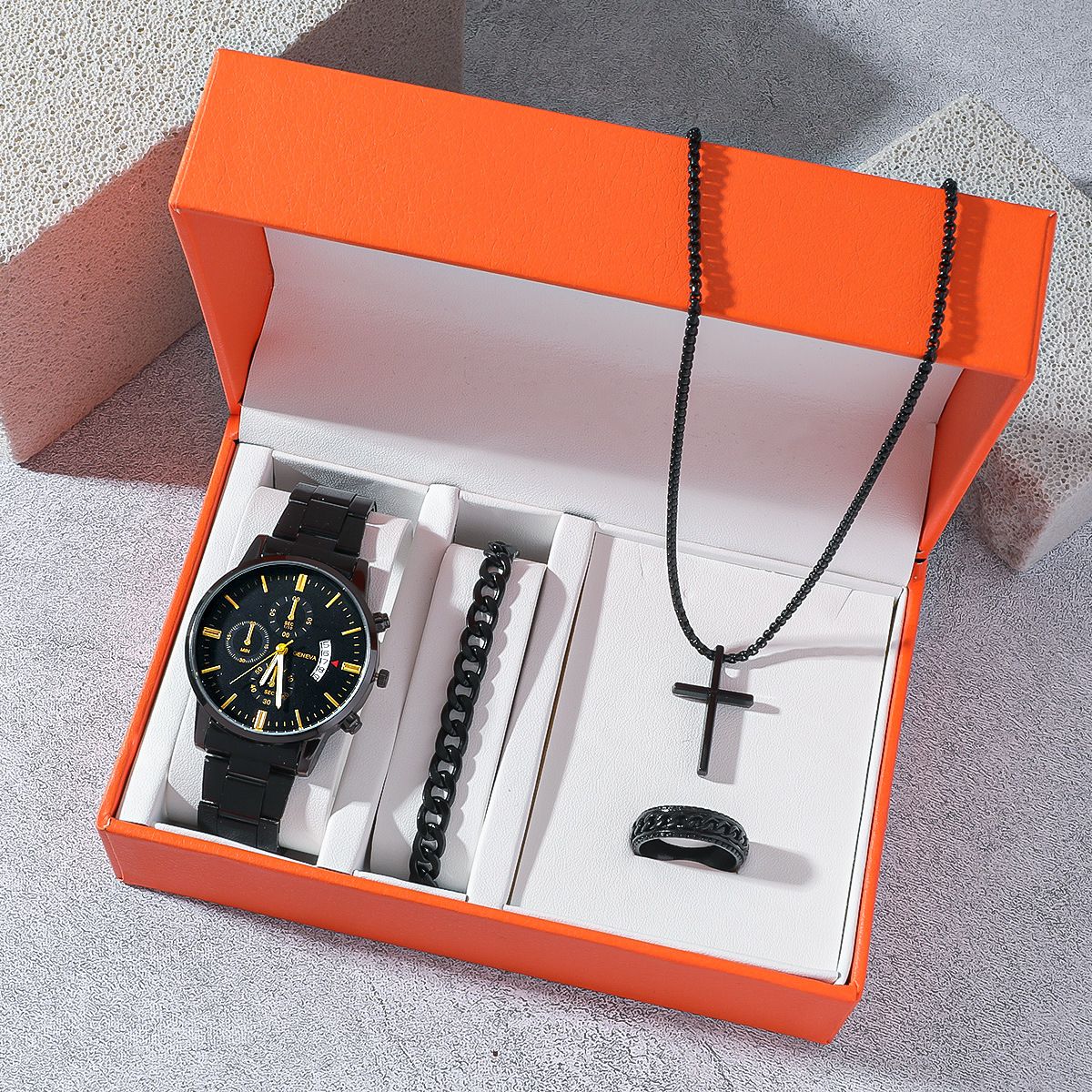 Orologio al quarzo con cinturino in acciaio e calendario a tre occhi, stile gotico scuro, set di gioielli con croce, regalo da uomo_voghion.com