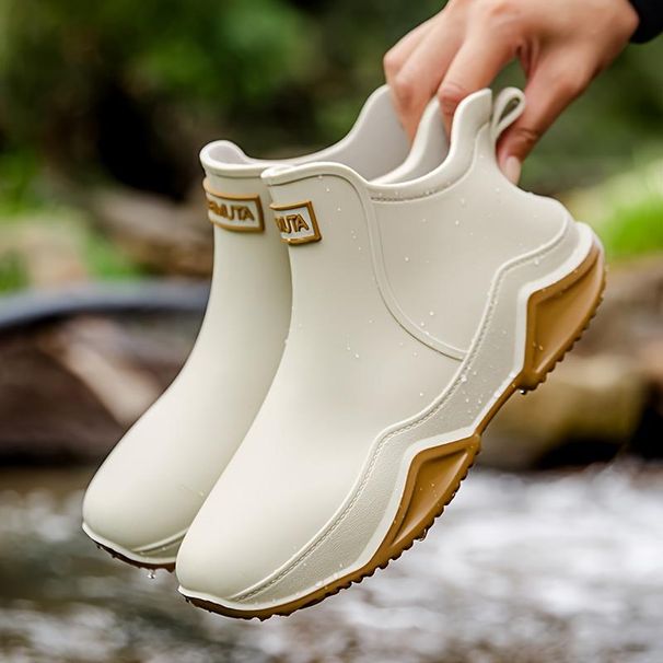 Neue modische Regenschuhe in Volltonfarbe, kurze Röhre, wasserdichte Schuhe für den Außenbereich, Motorrad, Flut, dicke Sohle, rutschfeste, langlebige Gummischuhe für Damen_voghion.com