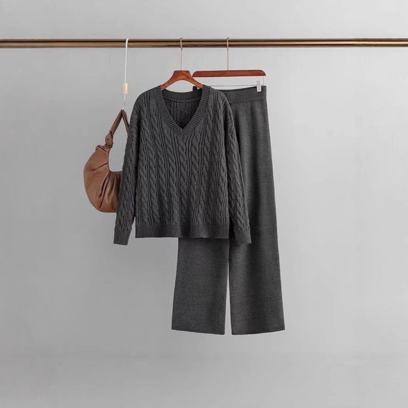Ensemble élégant pull en tricot et pantalon large pour femme - Mélange de laine d'agneau douce, col en V et motif torsadé, tenue décontractée confortable pour l'automne et l'hiver_voghion.com