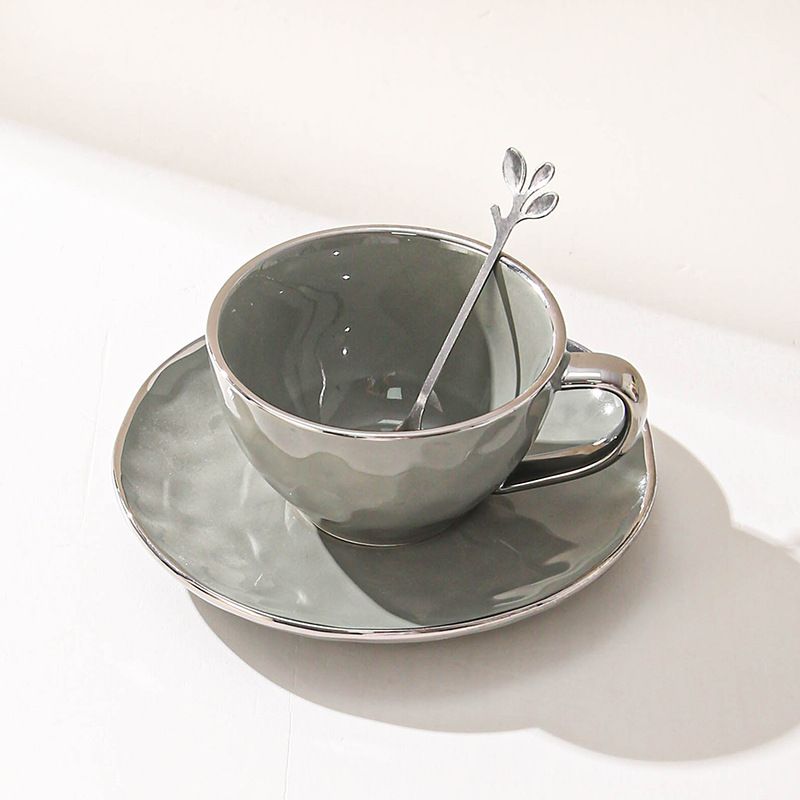 Lätt lyxig högvärdig kaffekopp keramik galvanisk silverkant i nordisk stil utsökt afternoon tea kaffekopp och fat i parti_voghion.com