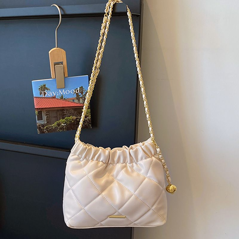 Borsa a tracolla casual con coulisse e catena plissettata alla moda in morbida pelle da donna, grande capacità_voghion.com
