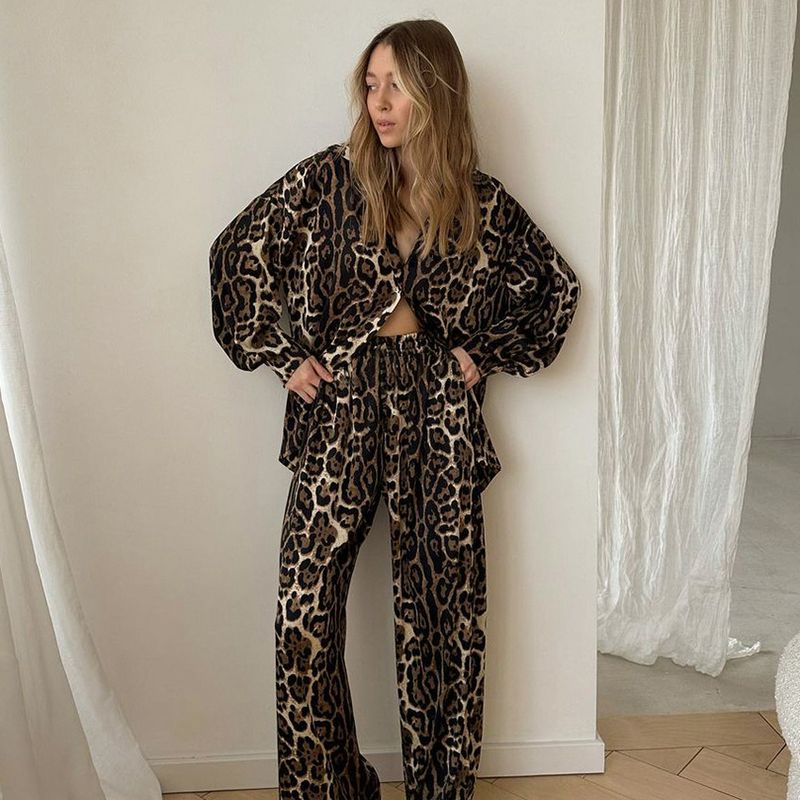Damen-Pyjamas aus Seidenimitat mit Leopardenmuster, grenzüberschreitendem Haar, langen Ärmeln und Hosen, können außerhalb der Hauskleidung getragen werden_voghion.com