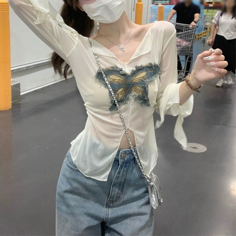 Camicia da donna estiva con cappuccio in maglia sottile a maniche lunghe e scollo a V, in tessuto a patch di farfalle americano di alta qualità_voghion.com