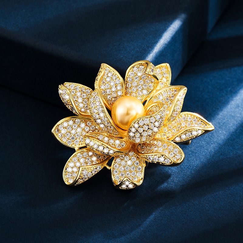 Spilla a forma di fiore alla moda nuova 2024 di lusso squisito da donna Shengshi Lotus, accessori di alta gamma_voghion.com