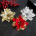Decorazioni natalizie 2023 Fiore di Natale Hong Kong amore oro e argento rosso fiore artificiale a tre strati ornamenti per alberi di Natale tiro Strada_voghion.com