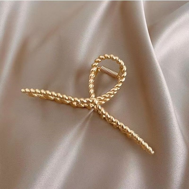 2025 New Metal Grab Large Back Of The Head, Network Famous Shark Elegant Temperament, Korean Hairpin Clip, Simple And Uncomplicated._voghion.com