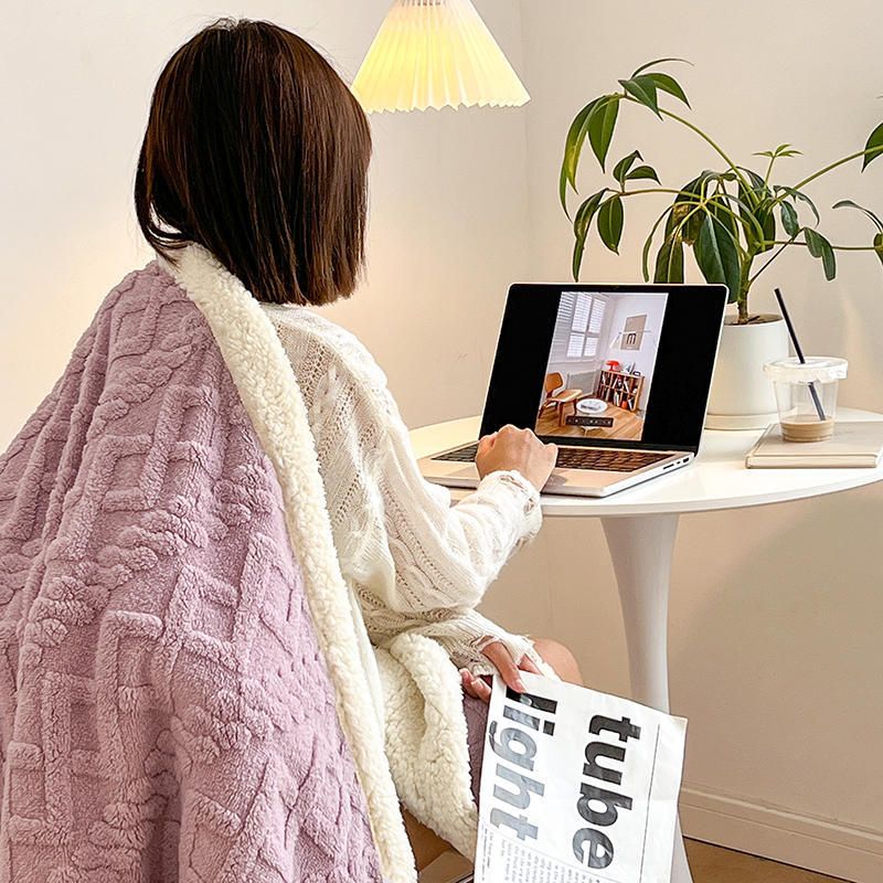 new solid color jacquard taffeta lambskin double layer blanket double layer thickened student coral fleece blanket_voghion.com