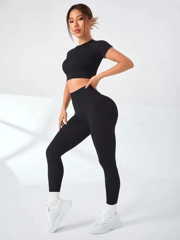 Women's Yoga Wear Tight-fitting Short-sleeved Butt-lifting Trousers Sports Suit Fitness Wear Yoga Wear Suit For Women_voghion.com