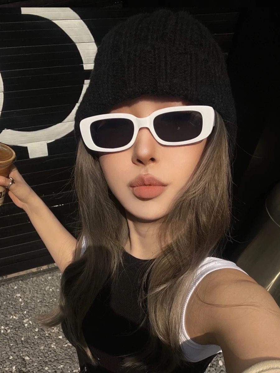 LazyZoom Retro Piccolo Quadrato Bianco Trendy Ins Internet Celebrità Moda Occhiali da sole Donna Street Shot Forma concava Uomo_voghion.com