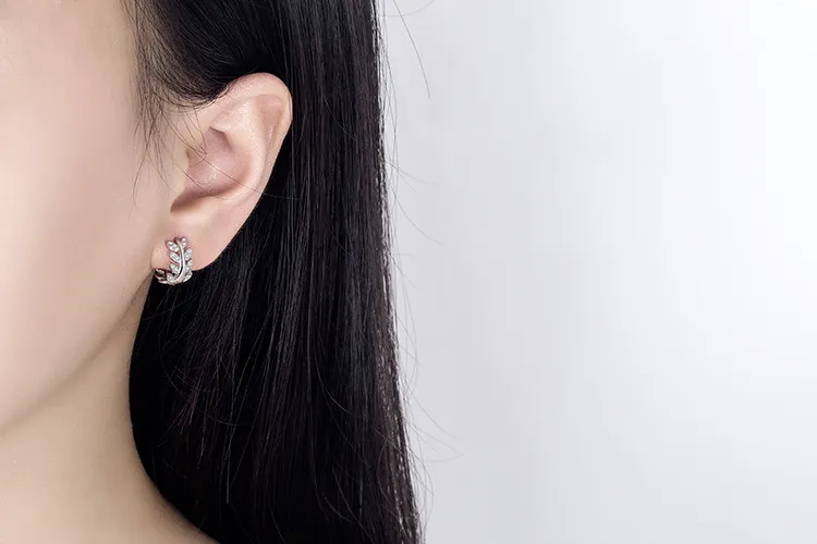 Popular leaf earrings gold earrings temperament Christmas earrings gift_voghion.com