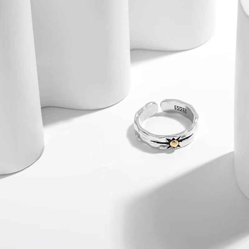 Anello da uomo aperto alla moda in argento tailandese, minimalista americano, hip-hop, con design a stella_voghion.com