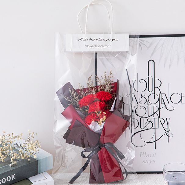 Weihnachtsrosen-Seifenblume als Geschenk zum Muttertag oder Valentinstag – ein hochwertiges, kleines, duftendes Geschenk aus konservierter Kunstblume._voghion.com