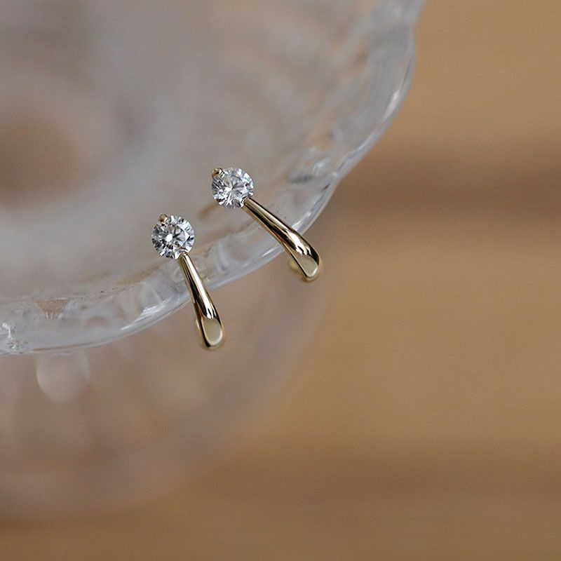 Tichins Cool Style Pure Sier Single Dia For Women, Simple Style, Curved Zircon Set, Versatile Earrings And_voghion.com