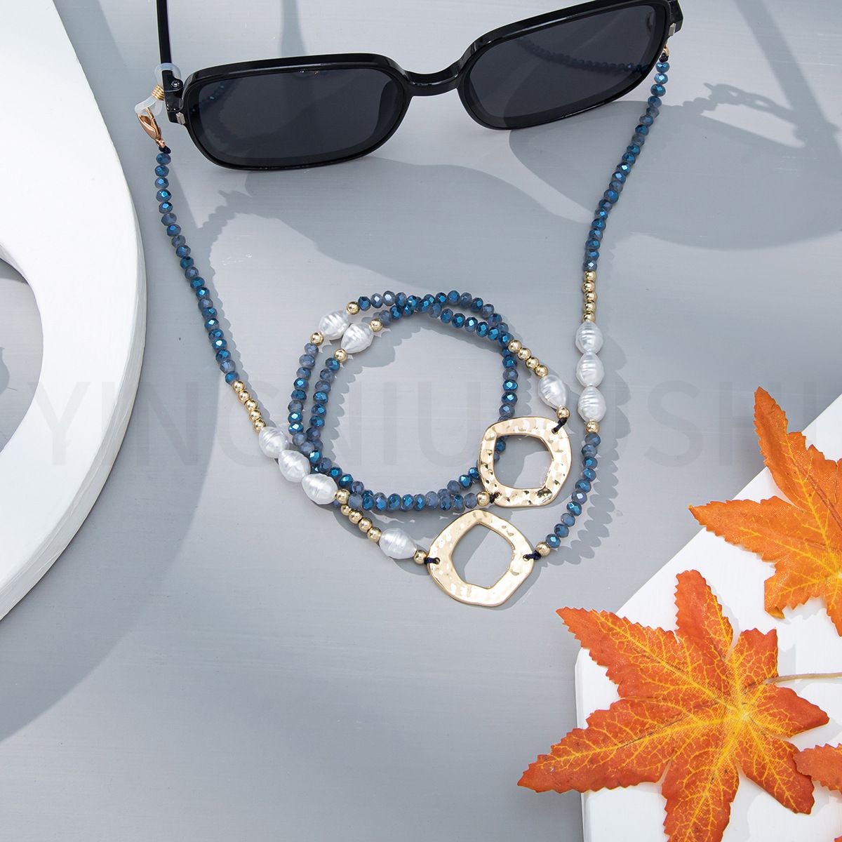 Catena per occhiali da collo con ciondolo a forma di blocco di colore in cristallo e perla, cinturino per maschera in metallo cavo alla moda_voghion.com