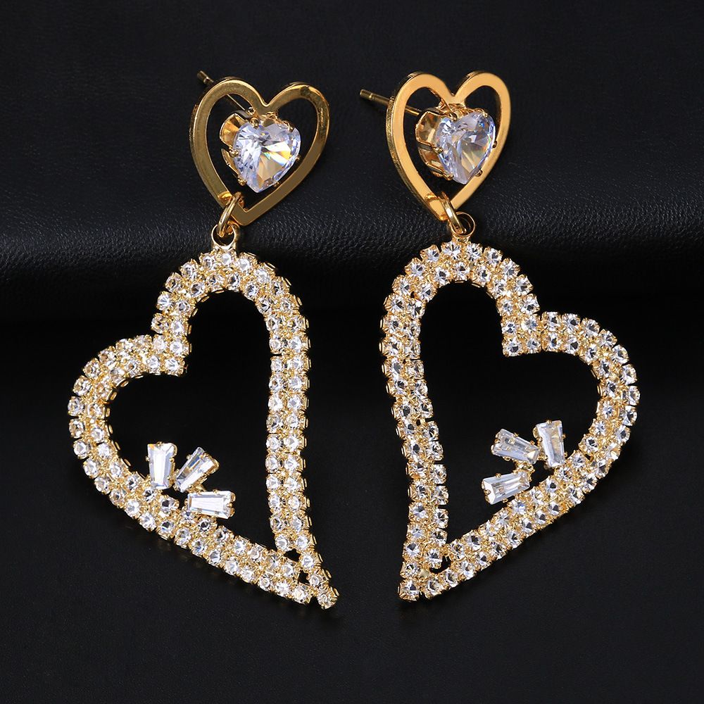 Orecchini pendenti a cuore cavo con zirconi di nuova moda orecchini da donna con strass tutto-fiammifero carini orecchino 05_voghion.com