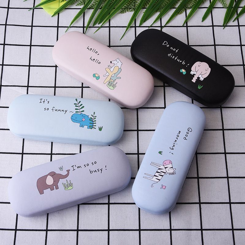 Custodia per occhiali con montatura per occhiali con montatura a catena in pelle di animale unisex Cartoon. Custodia per occhiali miopia_voghion.com