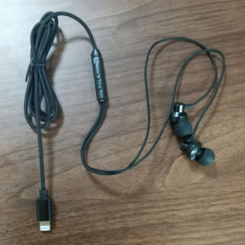 In ear wired earphones with cable control and microphone braided embossed thread_voghion.com