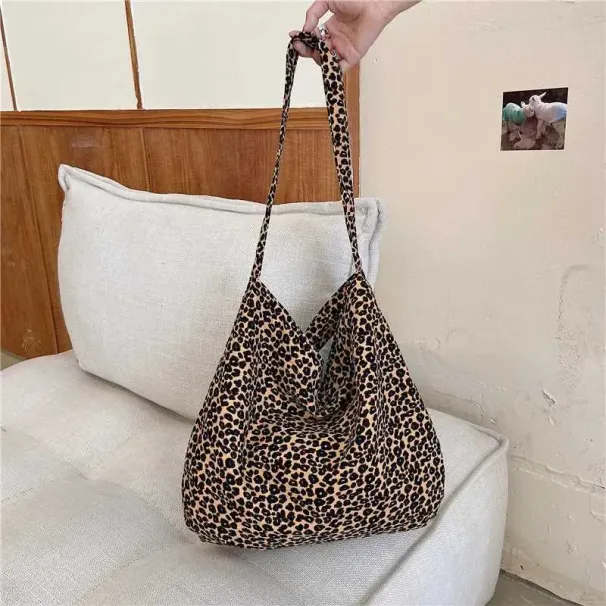 Japanese and Korean Ins modern small leopard print messenger single Shoder canvas bag for Fem students Y241026_voghion.com