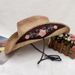 Handgewebter Cowboyhut aus Raffiagras mit Sonnenschutz und gerolltem Rand, bestickter Strohhut_voghion.com