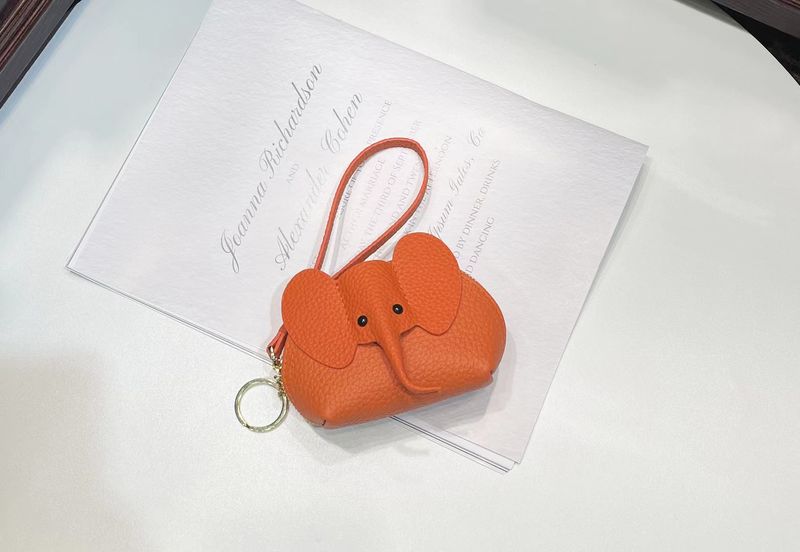 URBAN MASTER Solid Color Women Short Wallets Genuine Cow Leather Fashion Cute Elephant Shape Wallet Zipper Coin MiNi Purse Billetera 6289_voghion.com
