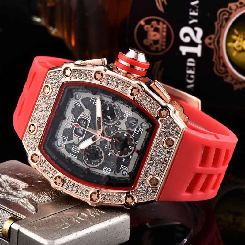 2023 neue Heiße Verkauf Diamant Set Business Sechs Pin Laufende Zweite Barrel Quarzuhr männer Mode Uhr_voghion.com