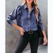 Abbigliamento da donna, camicia in denim vintage effetto consumato, top oversize casual da strada con bottoni e colletto a revers_voghion.com