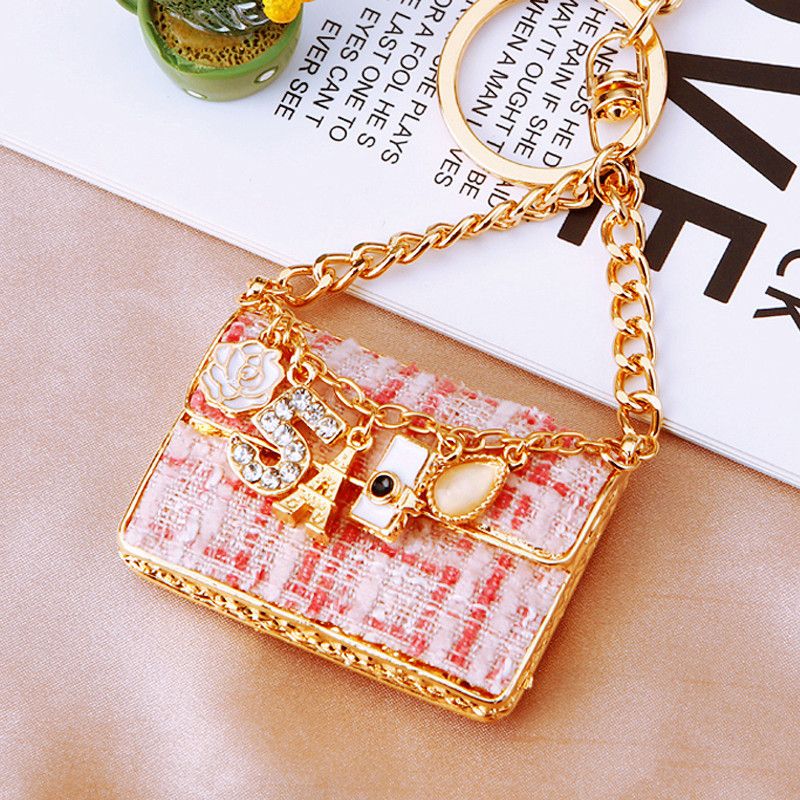 Tecido Perfumado Vento Ombro Carro Feminino Criativo Bolsa Pingente Metal Chaveiro Anel Acessórios Presente_voghion.com