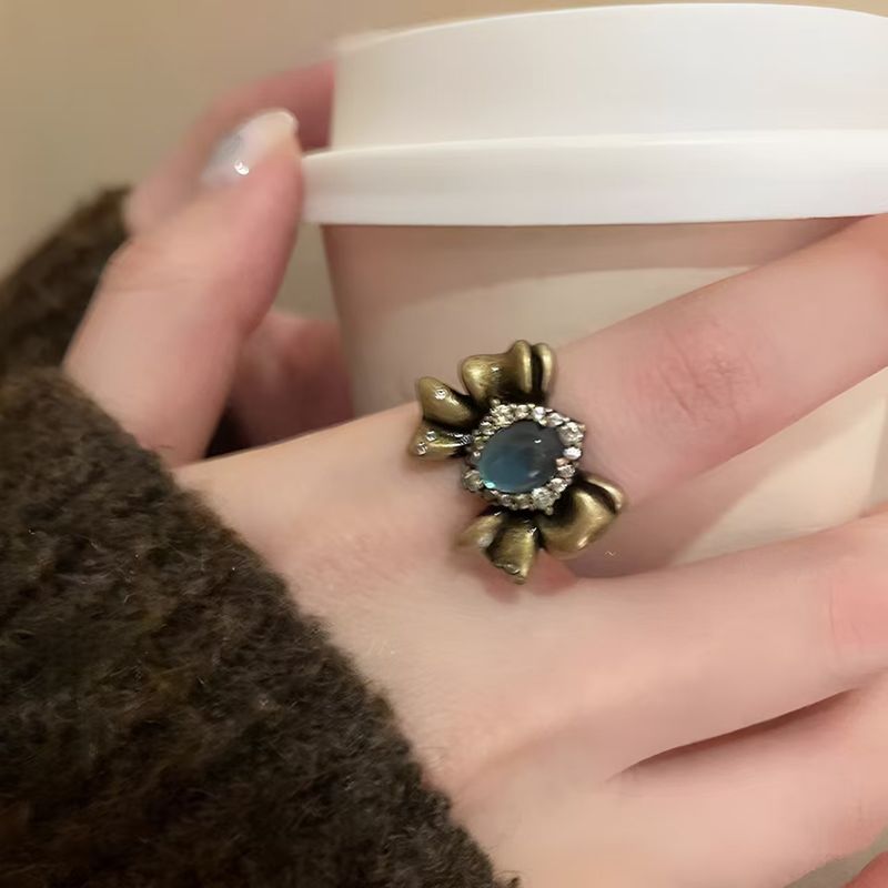 Faça um laço antigo, novo estilo feminino, personalidade de celebridade da Internet, anel de luxo com luz simples para o dedo indicador, anel_voghion.com
