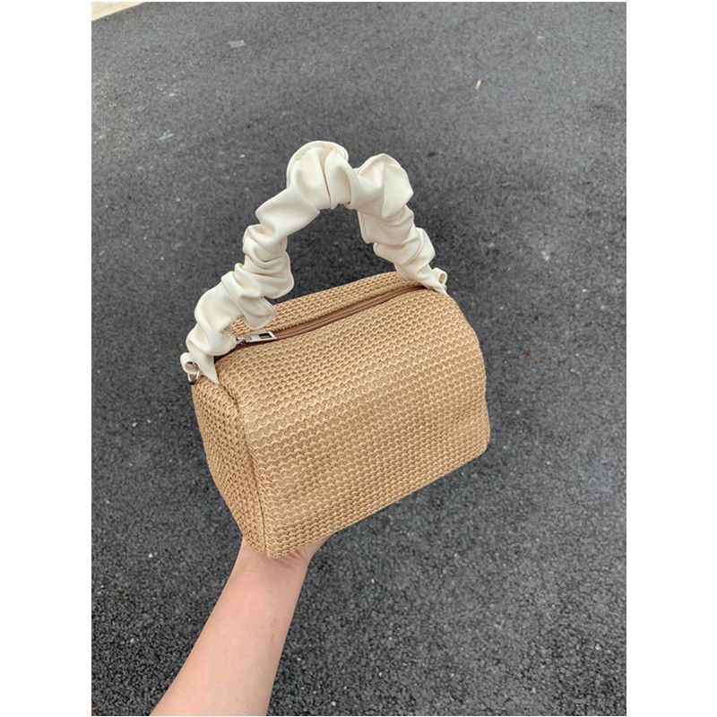 Graskette im französischen Stil 2024, neue Nischen-Vielseitigkeitshandtasche für den Sommer, gewebter Tofu mit kontrastierender Farbdiagonale für Damen_voghion.com