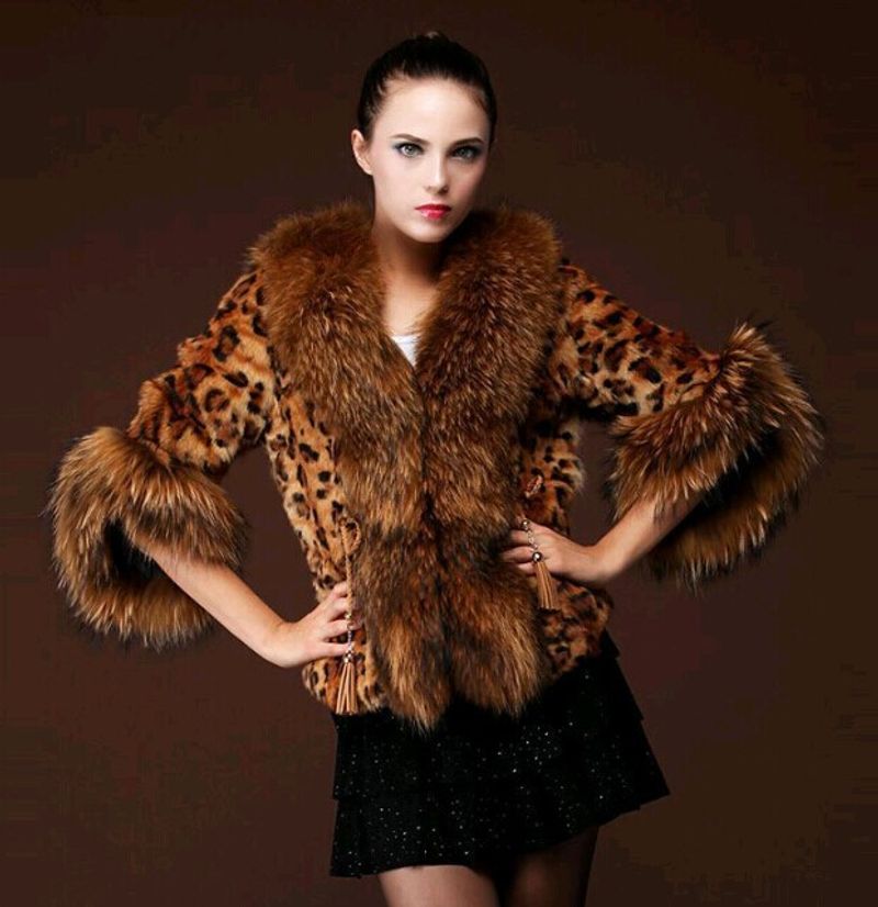 Abbigliamento donna 2024 Nuovo cappotto a righe in pelliccia di volpe importato per donna_voghion.com