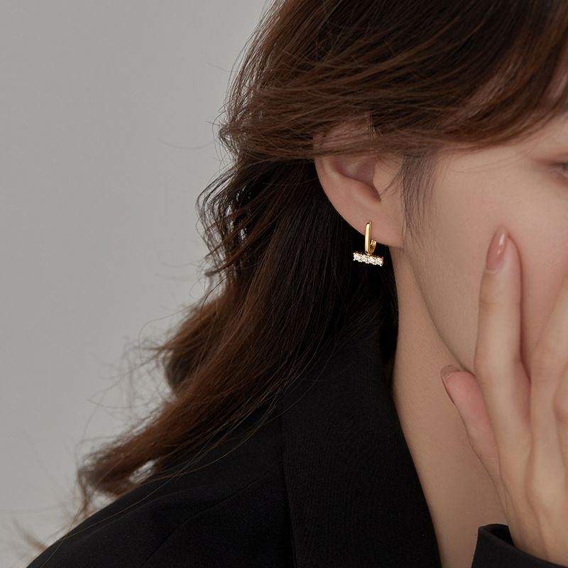 Basit niş tasarımlı zirkonyum küpeler, elmaslarla süslenmiş geometrik küpeler, küçük ve kullanışlı, uyurken küpeleri çıkarmanıza gerek yok_voghion.com