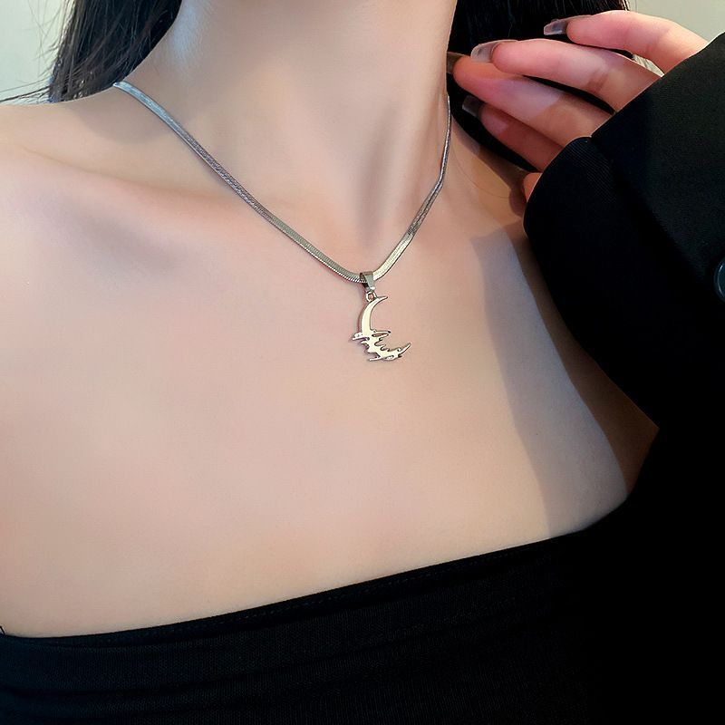 Collar de acero y titanio con diseño de nicho Melting The Moon para hombre, estilo hip-hop, cadena de suéter de alta gama._voghion.com