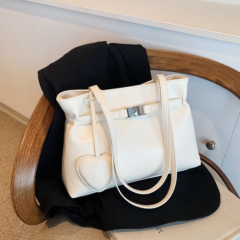 2024 Minimalist Commuter Large Capacity Tote with Folded Peach Heart Lock ins Spicy Girl Single Shoulder Underarm Bag_voghion.com