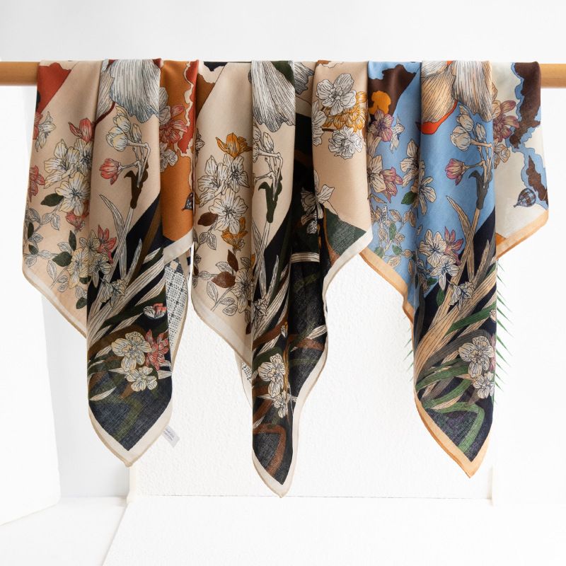 Artistic small square geometric printing, simulation silk sun neck protection, scar, versatile shirt, proessional_voghion.com