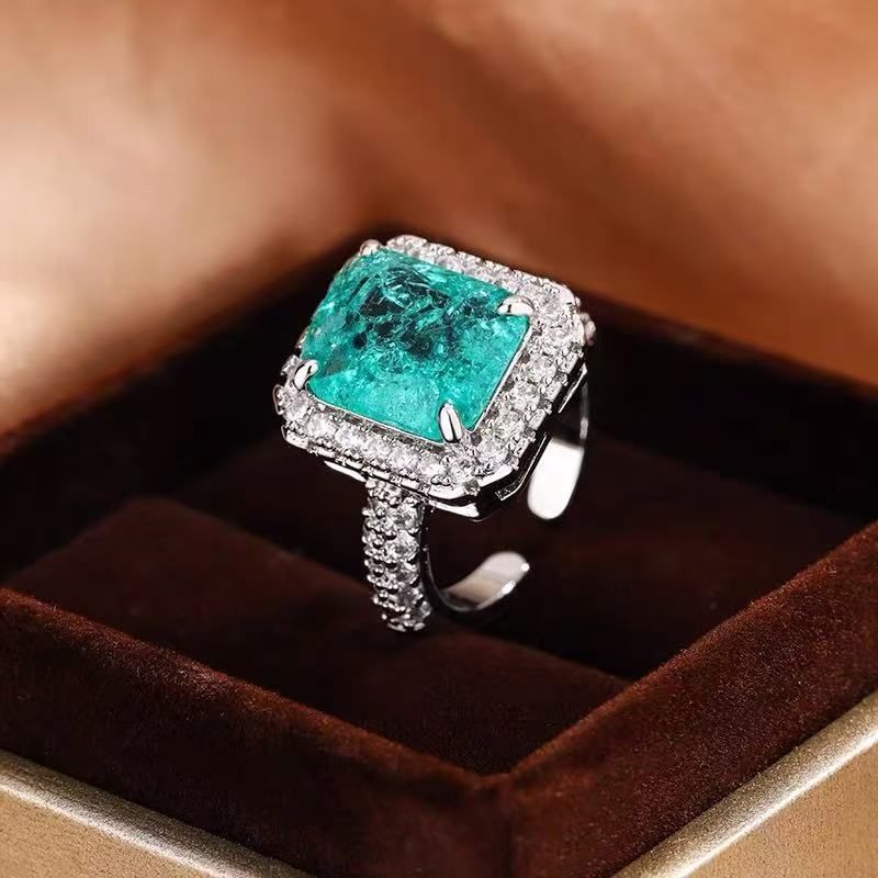 Silver Plated Emerald-Cut Cubic Zirconia Halo Ring, Luxury Statement Cocktail Ring For Women, Engagement & Special Occasion Gift_voghion.com