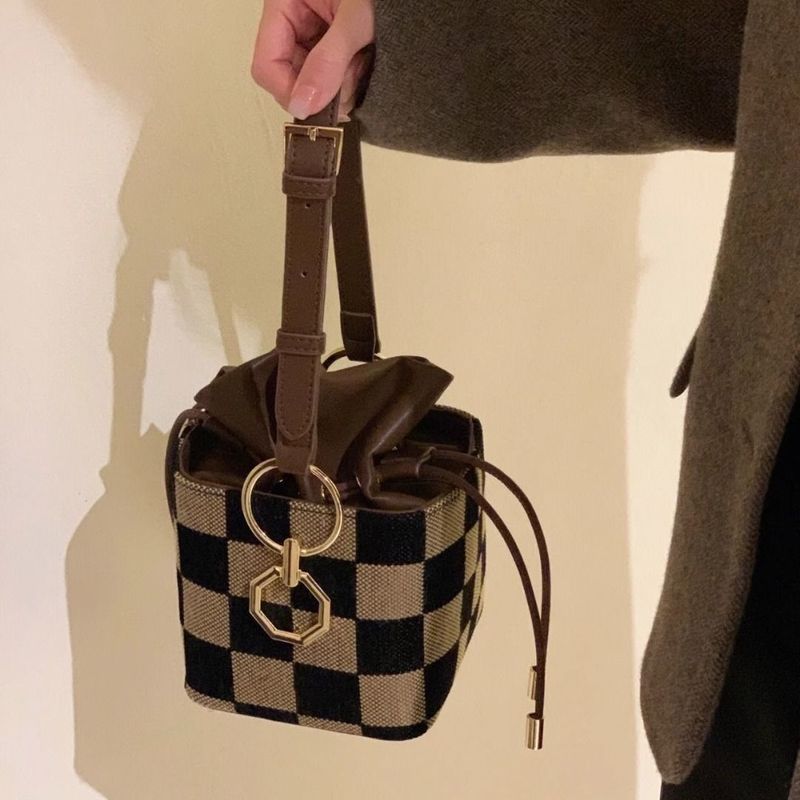 Echtes Leder Schachbrett Plaid Handtasche, Damen 2023 neue Herbst und Winter Crossbody Tausend Vogelgitter_voghion.com