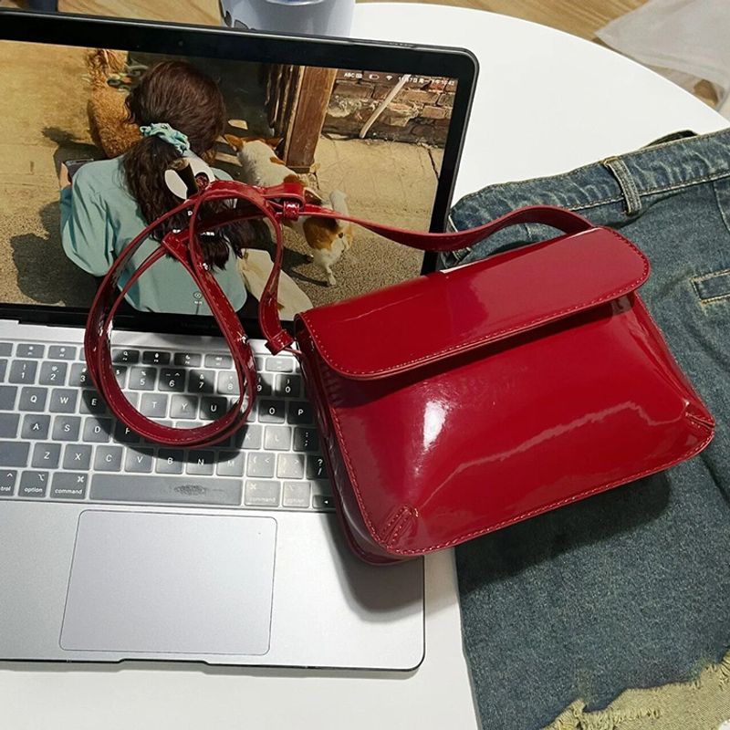 Damen 2024 Nei Lacklieder Ënneraarm Kleng Quadrat Wäinrout Moud Villsäiteg Eenzel Schëller Crossbody Tasch_voghion.com
