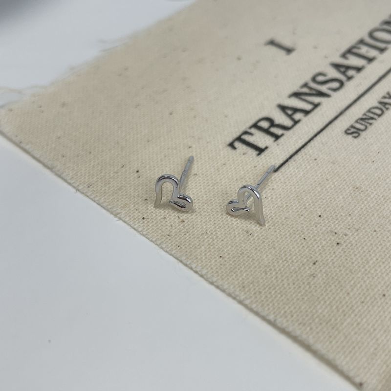 Tiqi Foot Argento 999 Niche Design Amore Per Le Donne, Semplice, Fresco, A Forma Di Cuore, Dolce E Versatile Orecchini Tendenza_voghion.com