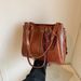 Fashionable Large Capacity Wide Strap Crossbody High-end Versatile Commuter Tote Bag For Women_voghion.com