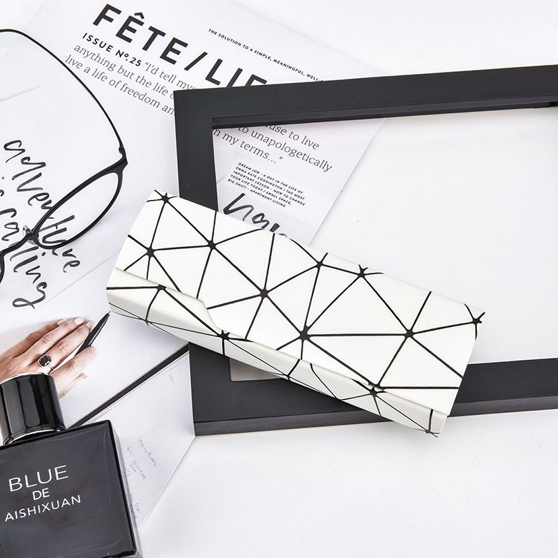 Unisex Glasses case High appearance level light myopia Retro sun eyes Ink mirror storage bag women's men_voghion.com