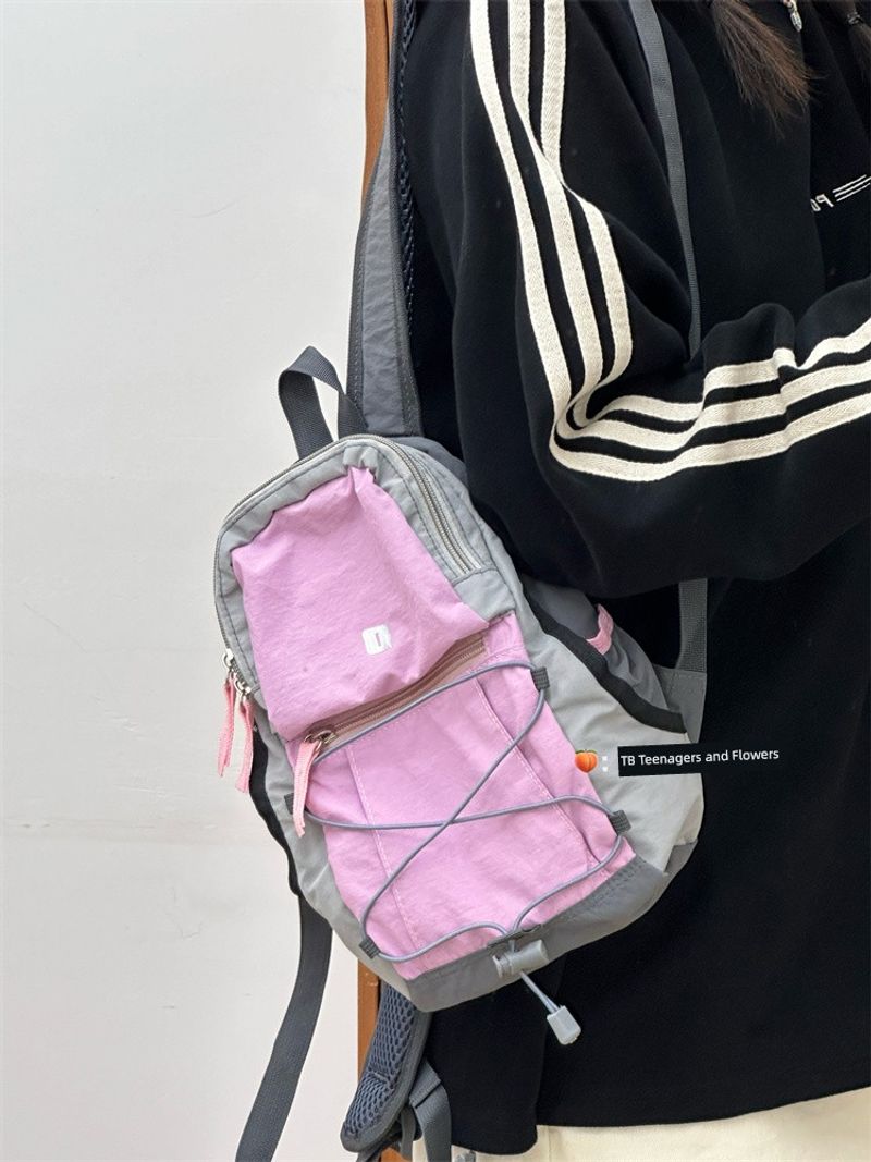 Leichter, wasserdichter Wanderrucksack in Kontrastfarbe für den Außenbereich_voghion.com