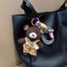 Niedliche Frottee-Latzhose, Bär, Schlüsselanhänger, entzückende Perle, Umhängetasche, Plüsch, koreanischer Stil, Cartoon-Tasche, Anhänger, fertiges Produkt_voghion.com