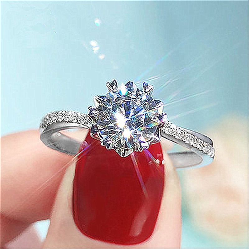 Schneeflocke gedrehter Arm diamantiert mit 950 Love Six Claw 2 Karat klassischer dedizierter Ehering_voghion.com