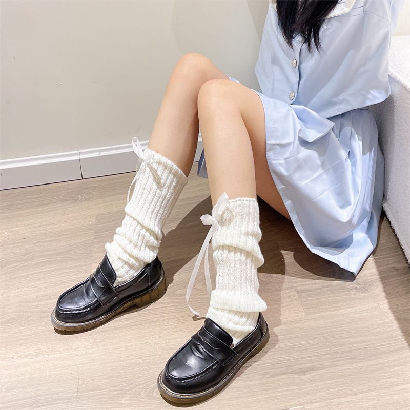 Herbst/Winter Warm Push JK College Style Wadenlange Bandschleife Gestreifte schwarz-weiße Wadensocken_voghion.com