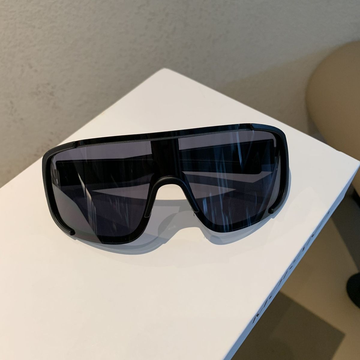 Black Mercury Oversized Frame Outdoor Cycling Mountaineering Skiing Windproof Goggles Slimming Sunglasses_voghion.com