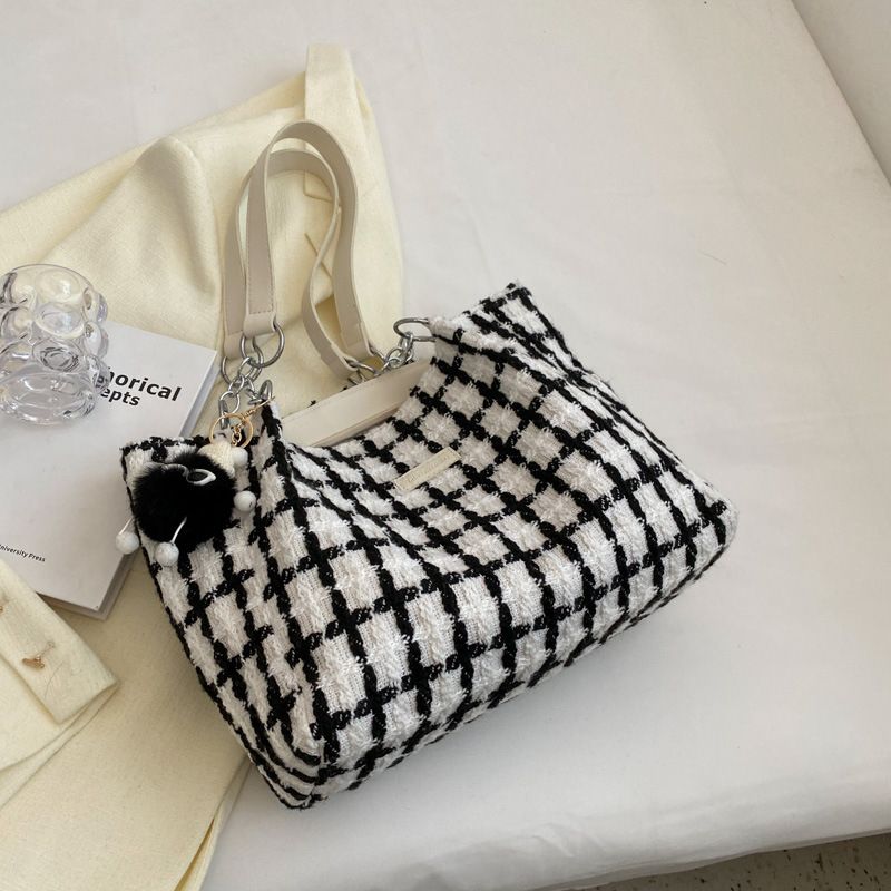 2025 Winter New High-end Multifunctional Large Capacity Underarm Handbag_voghion.com