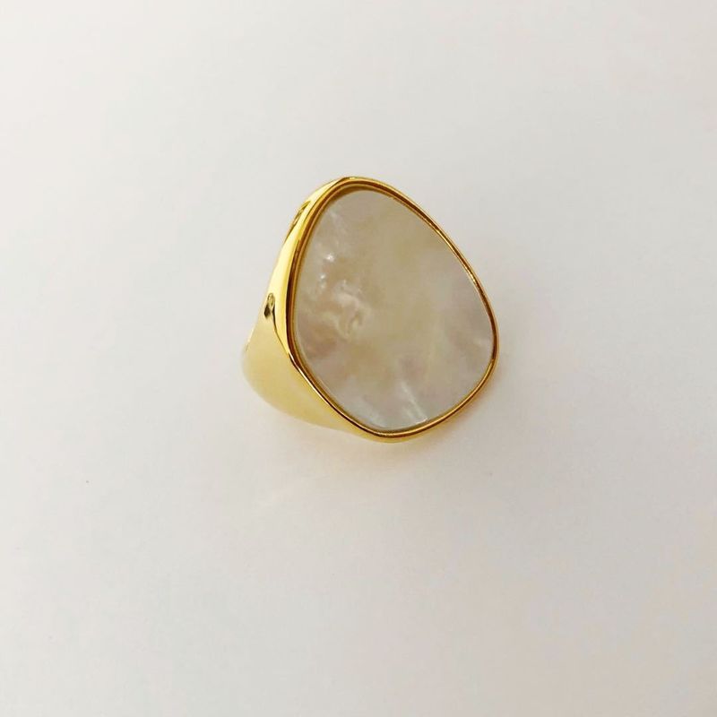 Anello di nicchia per donne con design esagerato, minimalista, in ottone placcato oro, con celebrità di Internet, nuovo stile_voghion.com