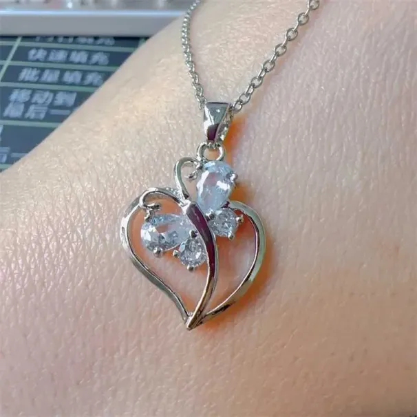 Collane con ciondolo Classico Micro-pavé Romantico Bianco Amore Gioielli Collana a farfalla Moda Personalizzata Acciaio inossidabile_voghion.com
