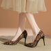 9888-12 Scarpe da donna con tacco a spillo, tacco alto e basso, con stampa leopardata, eleganti e sexy, singole, di alta qualità_voghion.com
