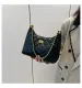 Bolso de hombro con textura premium y cadena elegante Dia Grid para mujeres modernas_voghion.com